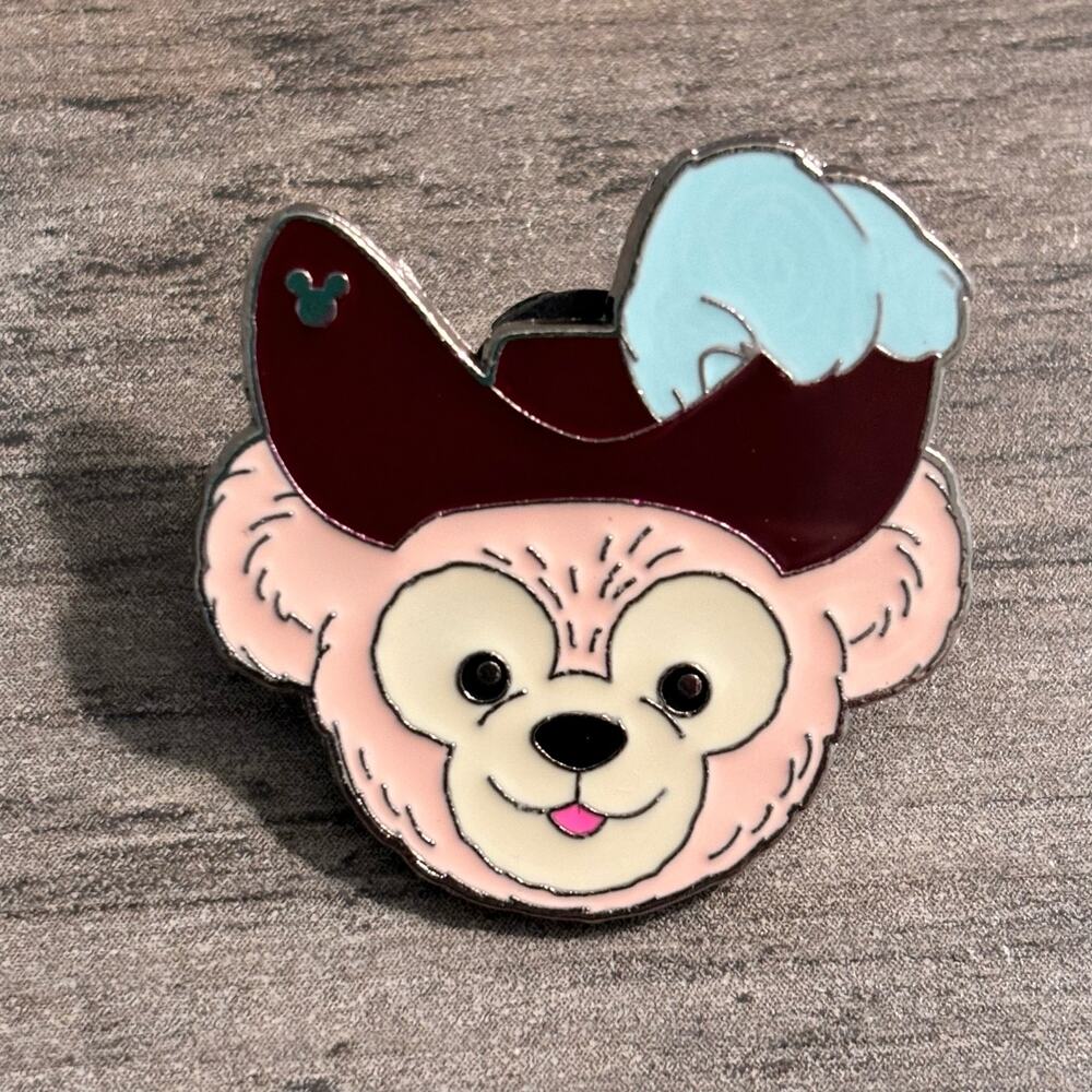 Disney World Parks - Duffy Bear wearing Captin Hooks Hat - Disney Trading Pin